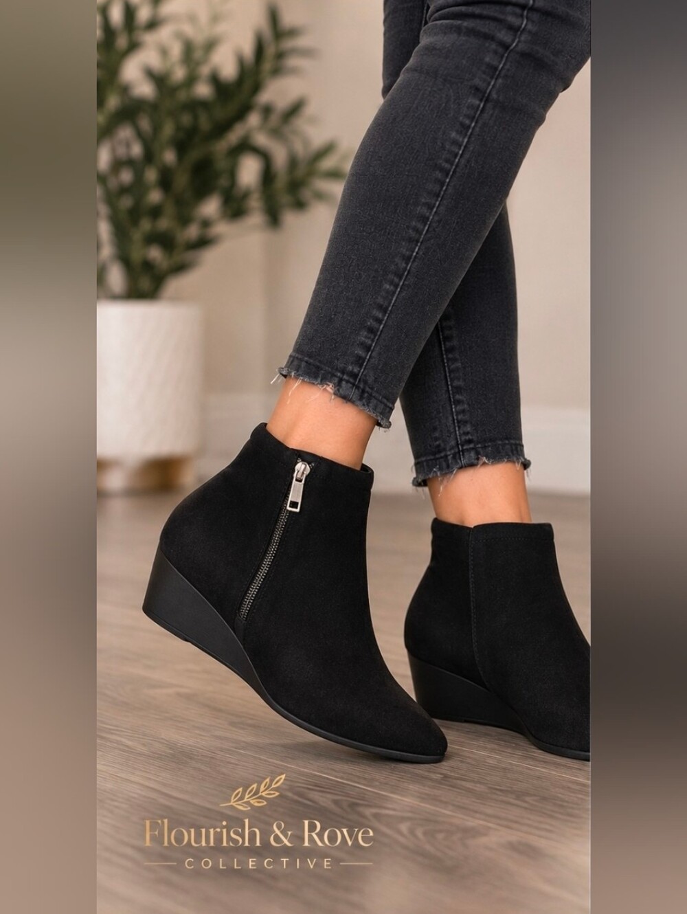 NEW Aerosoles Anouk Black Faux Suede Wedge Ankle Boots Women’s 6.5W